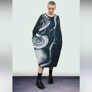 NWT Kaziuki Balloon Dress‎ black & white art to wear dress stretchy flattering